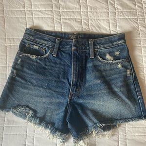 Abercrombie Annie High Rise Mom Short
